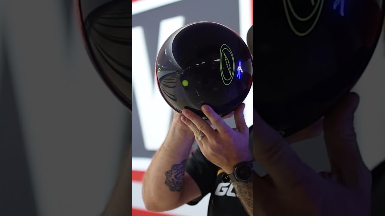 Испортить два шара для боулинга ужасной планировкой