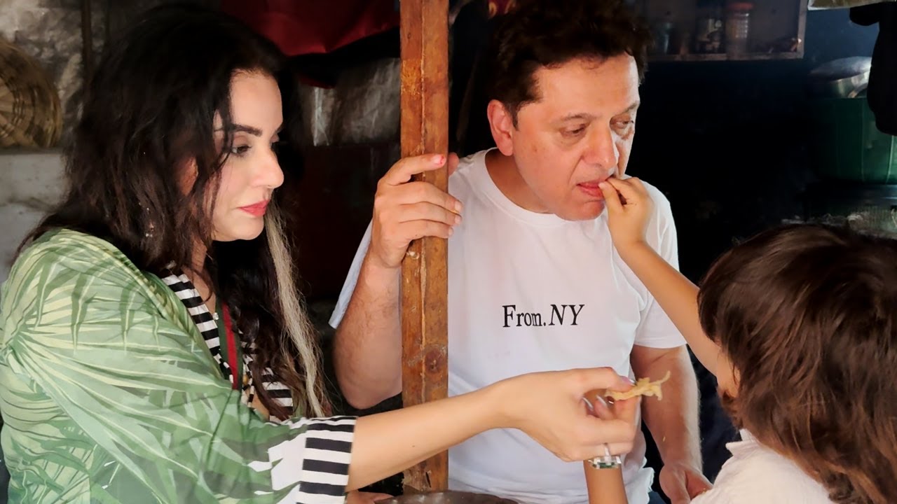 Sara & Arfeen Khan With Their Twins Distributing Painting Supplies & Spreading The Joy | MS shorts