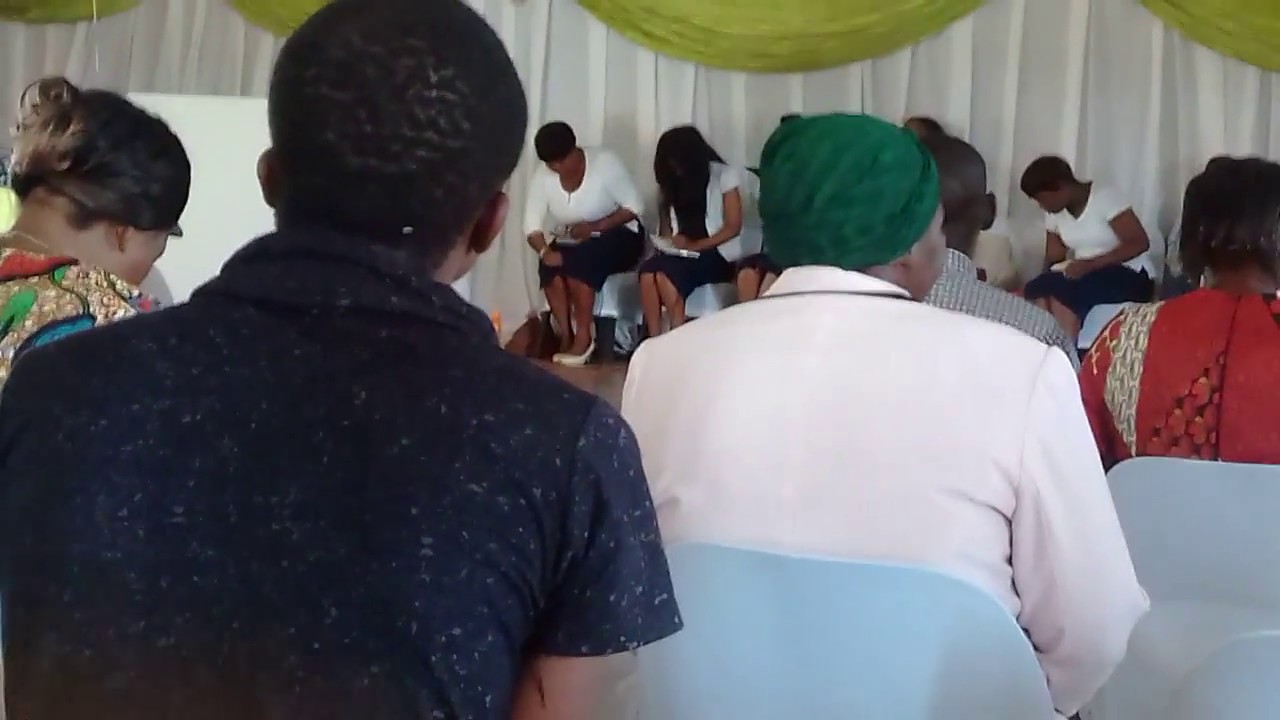 Mam'fundisi Myeni Ungena Nathi akawuchishi umlilo + baba bathethelele