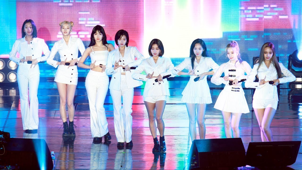 트와이스 (TWICE) FANCY 팬시 4K 60P 직캠 190811 lotte family concert