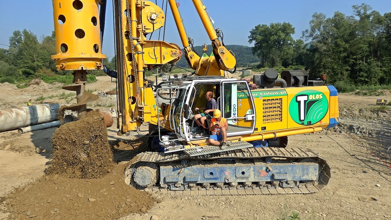 Bauer BG 28 drill 1200mm diameter