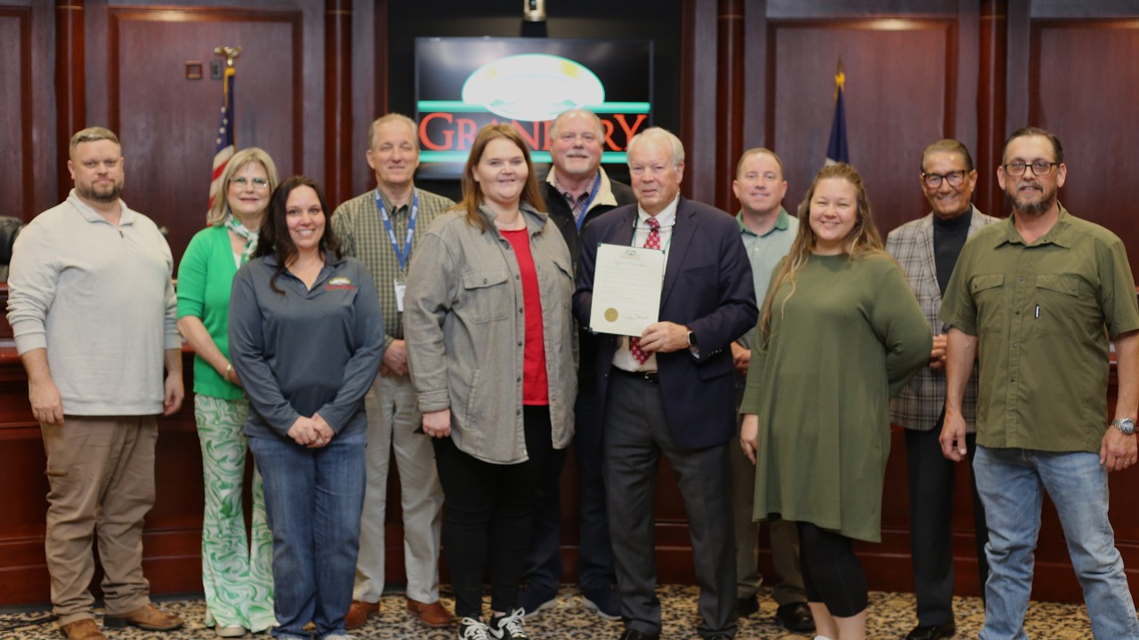 Городской совет Грэнбери, 17 марта 2026 г.: Провозгласить март 2026 года «Месяцем закупок».