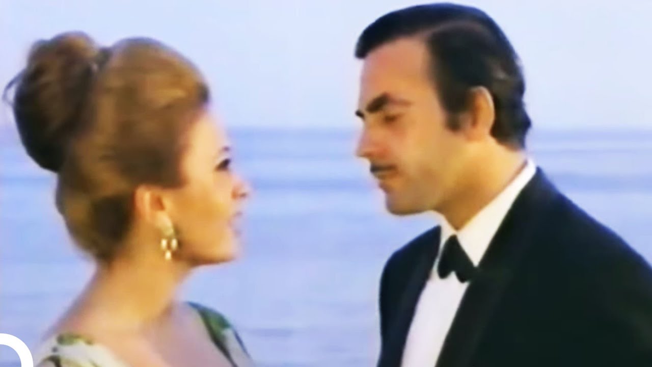 Bütün Aşklar Tatlı Başlar | Ayhan Işık Komedi Filmi İzle