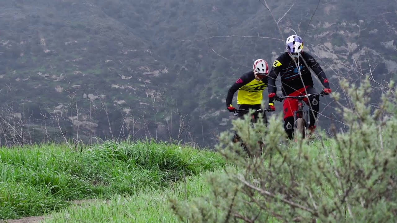 SixSixOne - Loic & Loris at the Local