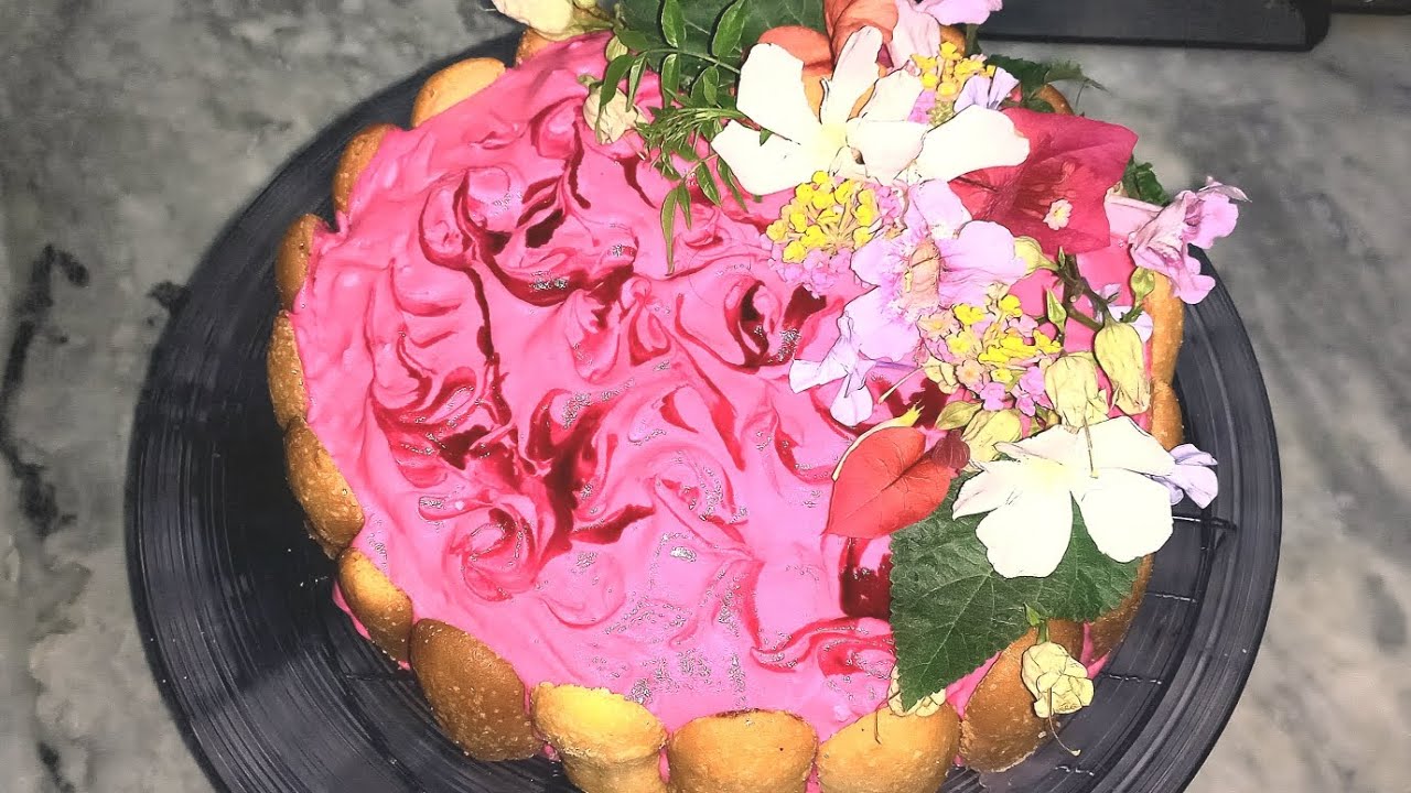 كيكة عيد ميلاد بطريقة سهلة و مبسطة