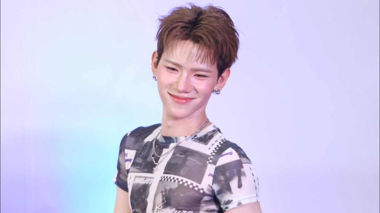 180568 Slow motion + หัวไหล่ตูด + แฟนจ๋า - PERSES (PLUGGY FANCAM) @ Robinson Chachoengsao