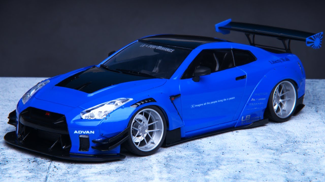 Nissan GTR R35 Liberty Walk 1/24 model kit