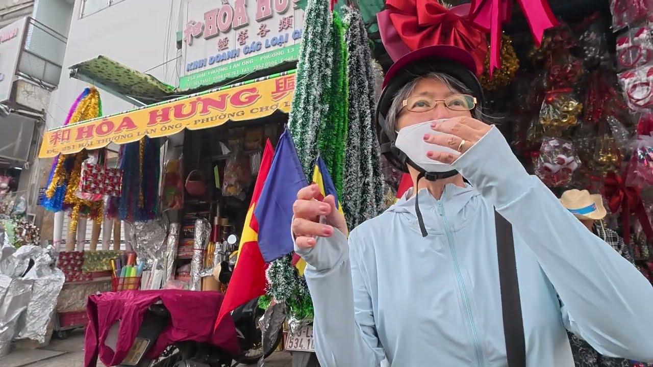 12-5-2025 Buying Christmas tree and eating lunch in Saigon (DJI Nano)