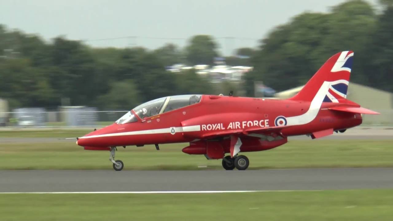 Red Arrows inc Red 1 live Instructions @ RIAT 2016