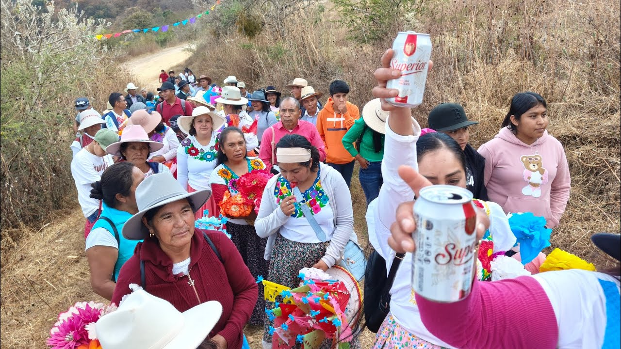 Participación de Santo Domingo Ixcatlan en la fiesta patronal de la comunidad de Yolotepec de la Paz