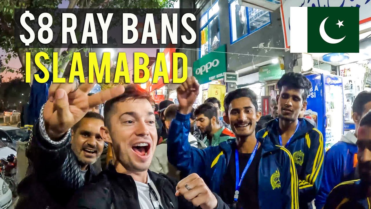 Пакистанская уличная толпа помогает иностранцу торговаться 🇵🇰