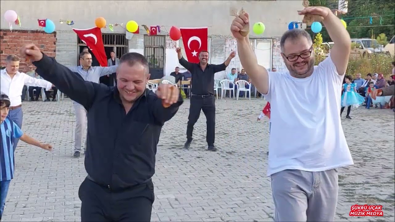 Ahmet Taş 2023 Çaldıgım bağlama Irmak kenarından aştımda geldim Karmı yağdı dağardı