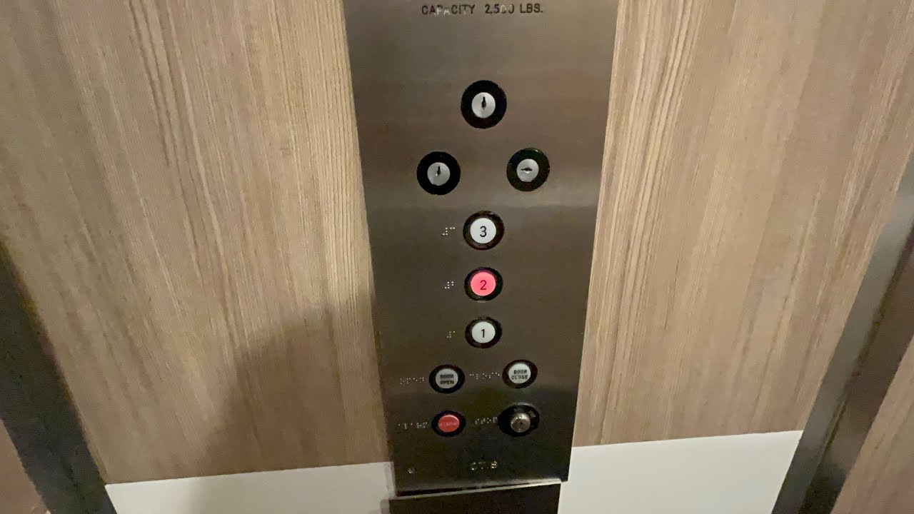 Otis Hydraulic Elevator at Comfort Inn - Mayfield Heights, OH