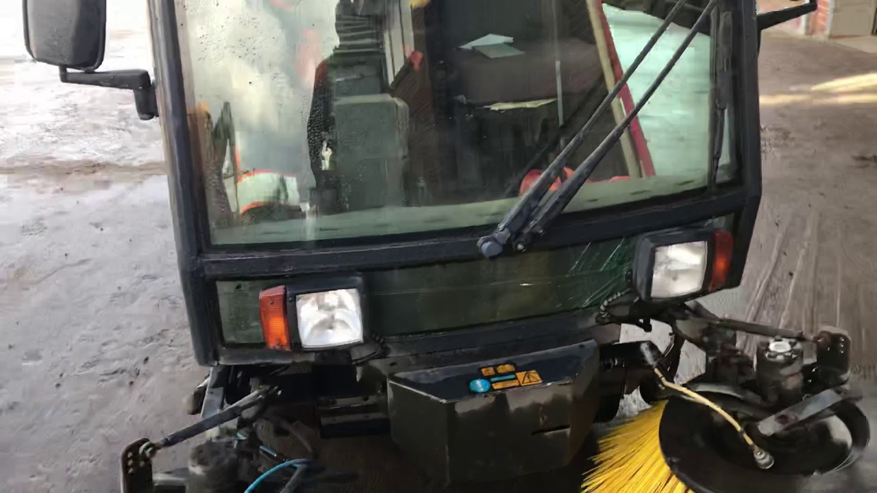 Køb Schmidt Swingo 225 feje-sugemaskine på Klaravik.dk