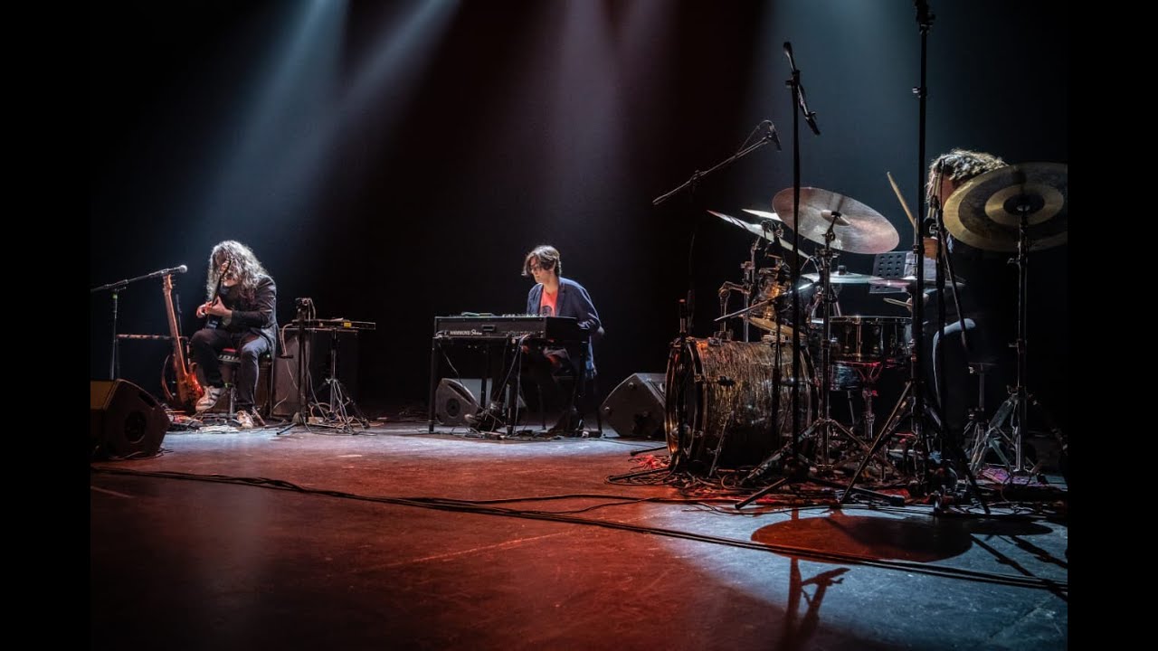 CHRISTIAN GALVEZ & THE ORGANTRIO “PRISMA“