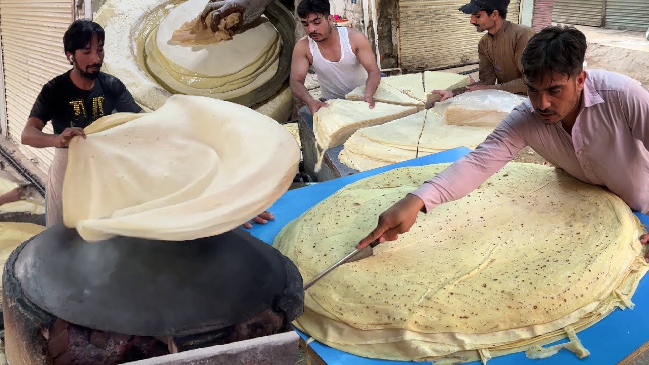 Manda Roti Cutting Skills | Roll Samosa Patti Making | Rumali Roti Making at Pakistan Street Food