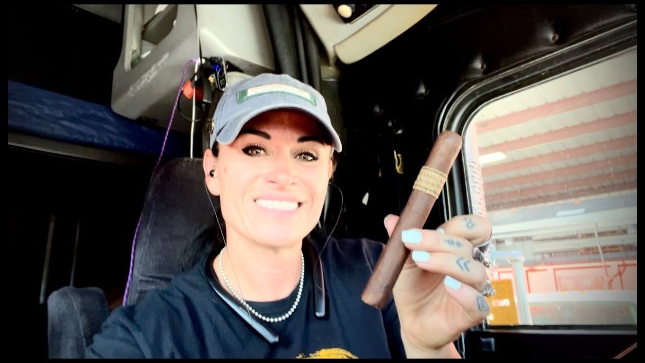 Smoking with Eli: Leaf by Oscar, corojo,  by Oscar Valladeres