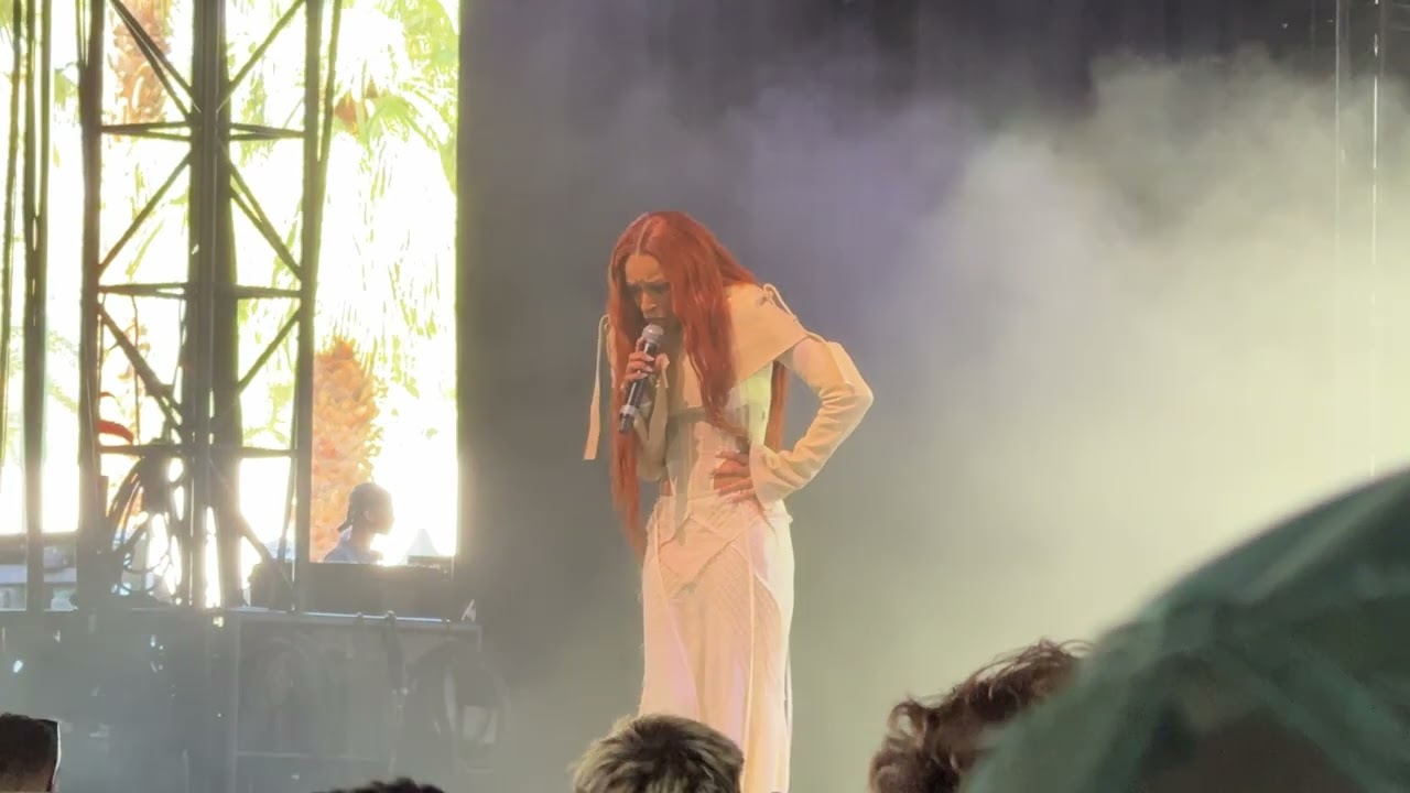 Ravyn Lenae.　Sticky : Coachella 2025  Mojave, April 11th