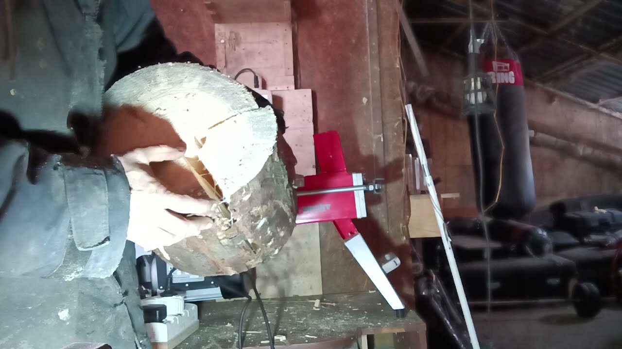 Ile siły wymaga pień żeby go rozłupac łuparą hecht 6700 ?