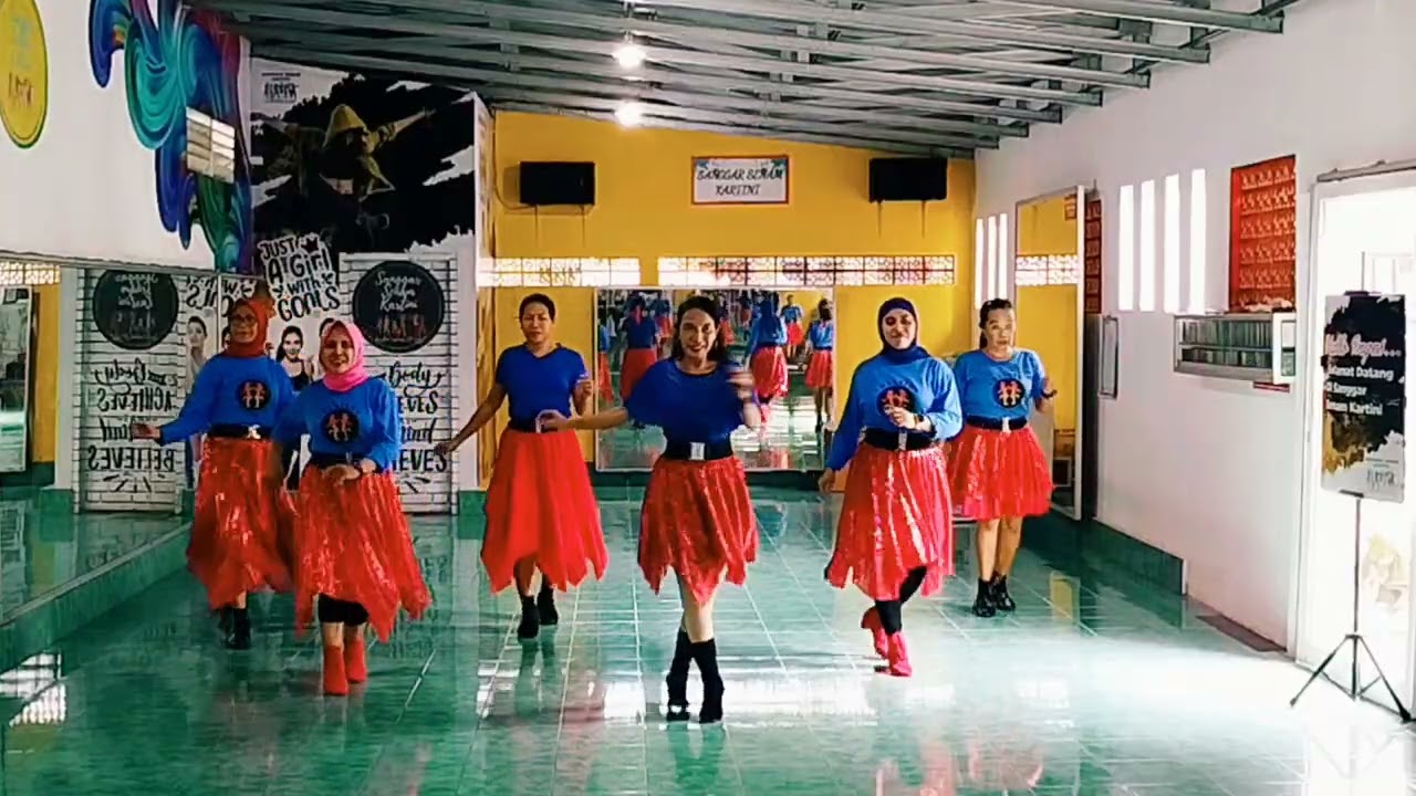 IT'S RAINING | Line Dance | Choreo : Caecilia M Fatrauan