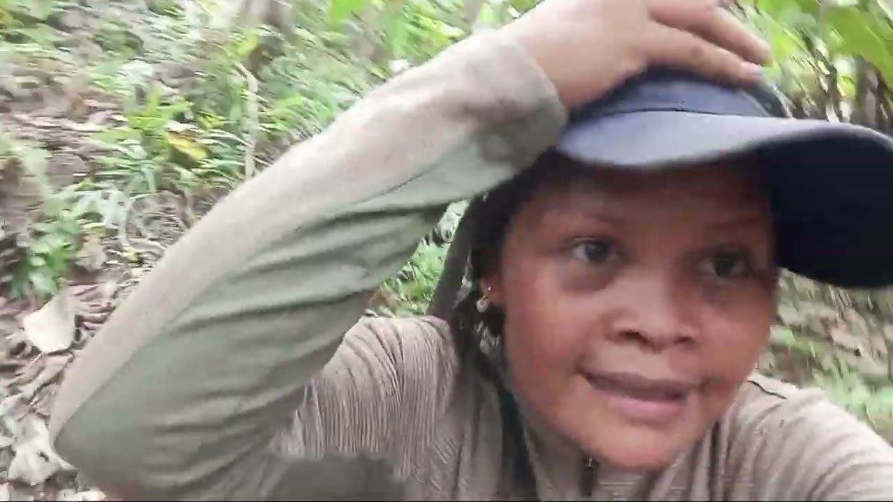 Dahil sa hirap ng buhay kahit ano nalang Ang maisip para magka pera