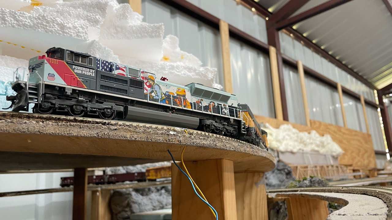 Train layout:running the Mutha opposite to test integrity of the track work(mouse Alert)