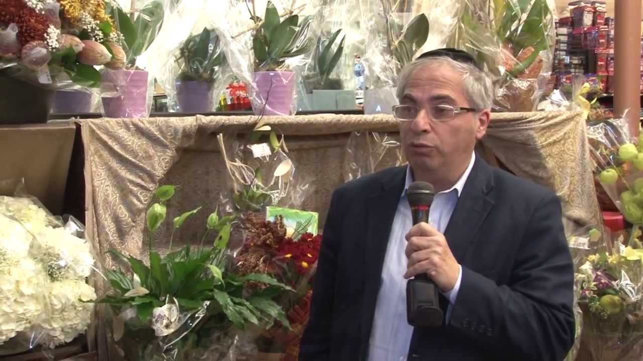 Gourmet Glatt is ready for sukkos shopping.