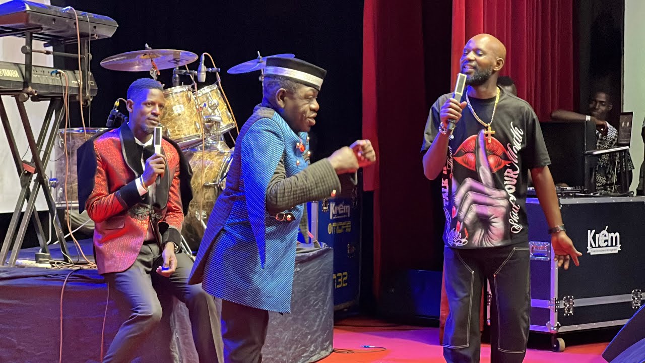 Kapeere Lufotose akyamudde Mc Mariachi ne Maulana & Reign ku stage