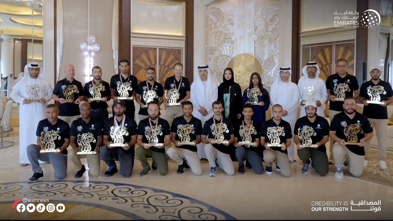 هزاع بن زايد يستقبل منتخب الإمارات لقفز الحواجز و يهنئه بالتأهل لأولمبياد باريس