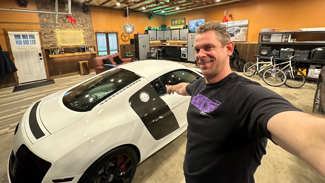 Audi R8 V10 gets cool mods