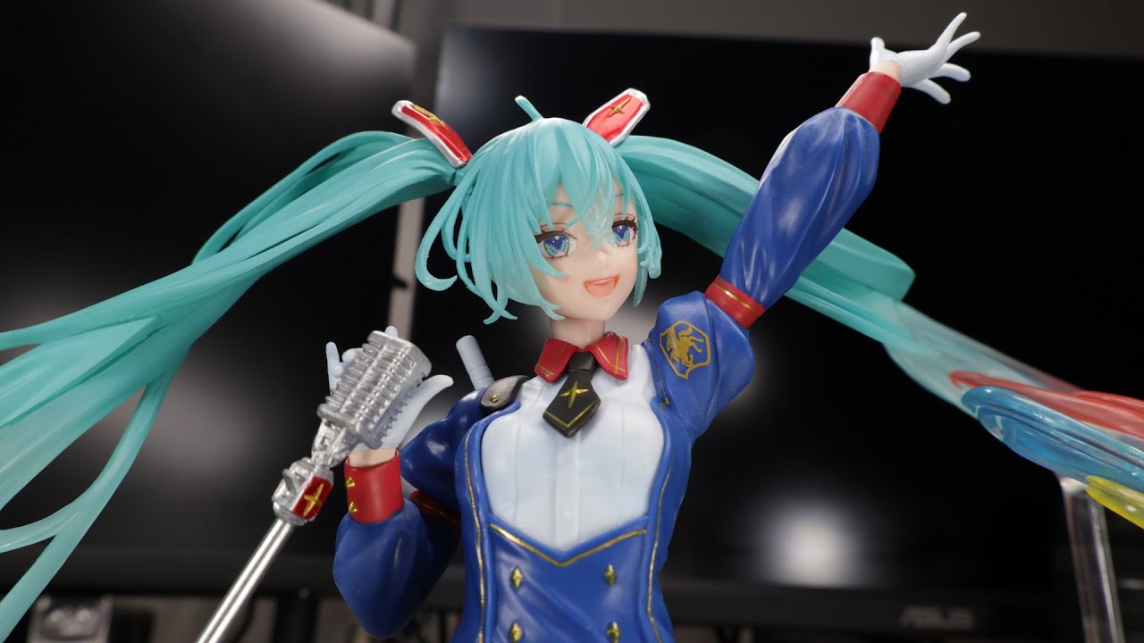 BANPRESTO EVOLVE Gundam 45th Anniversary X Hatsune Miku Collaboration Figure