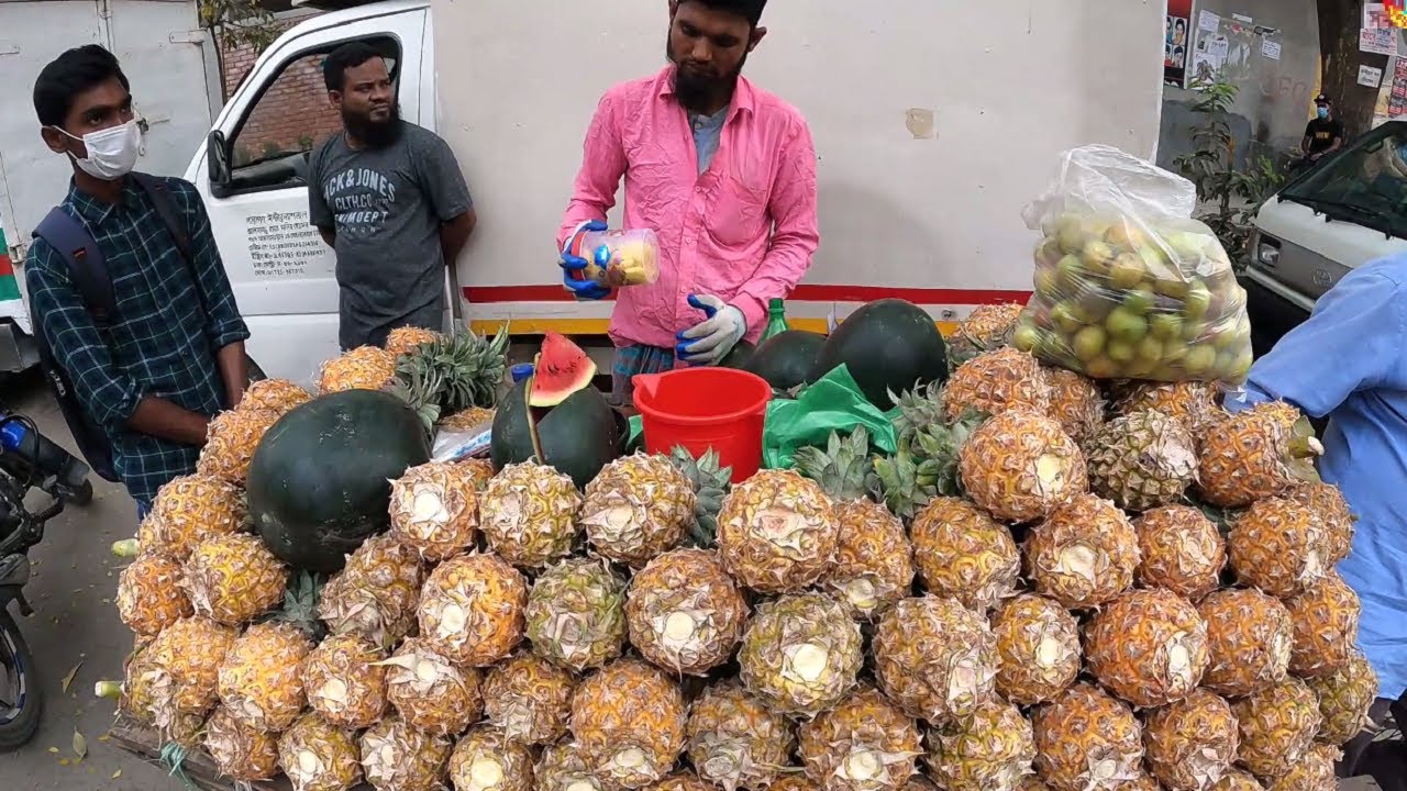PINEAPPLE MASALA Chaat: Yummy Street food Masala Pineapple Best Street Food of Dhaka Mirpur No 1