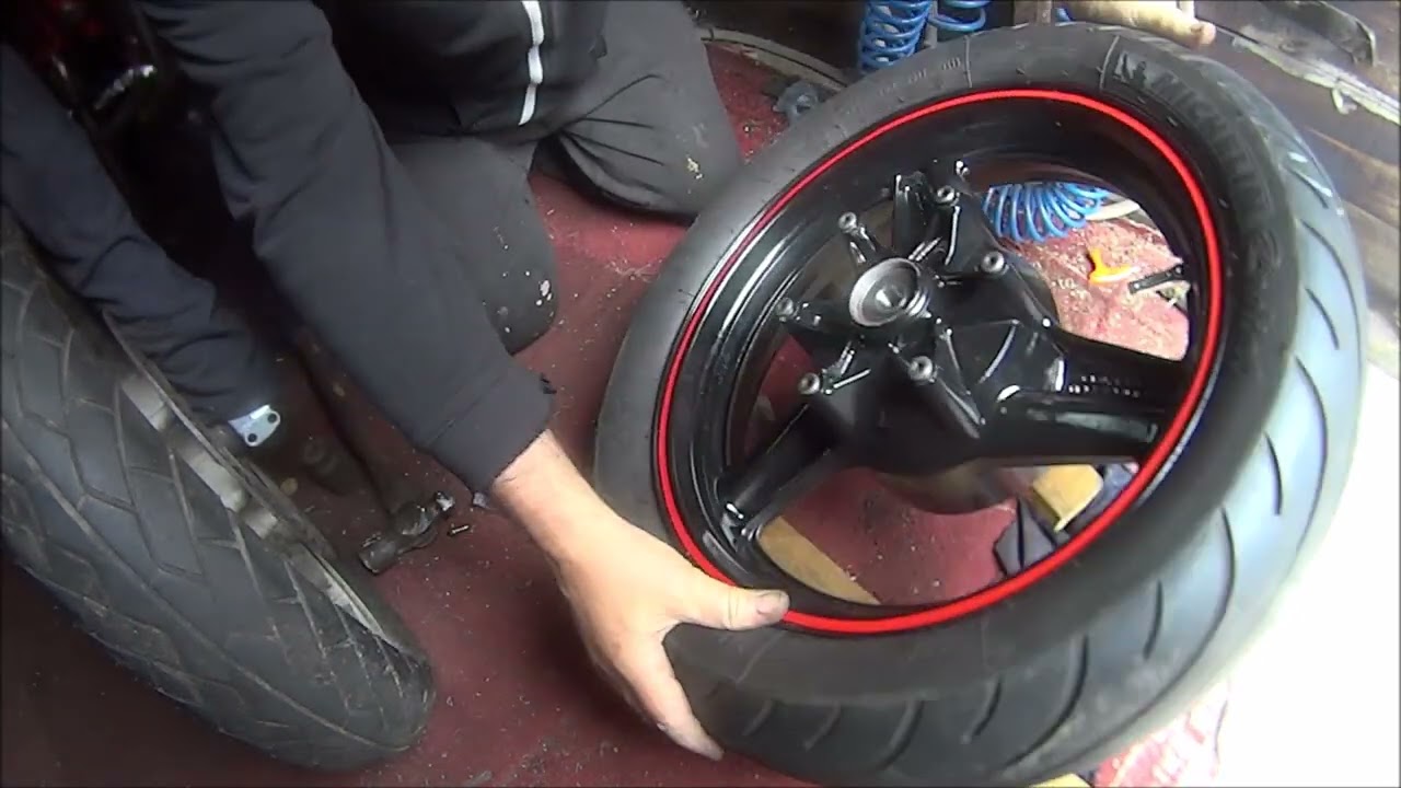 Honda cbr1000f, Rear wheel bearings replacement