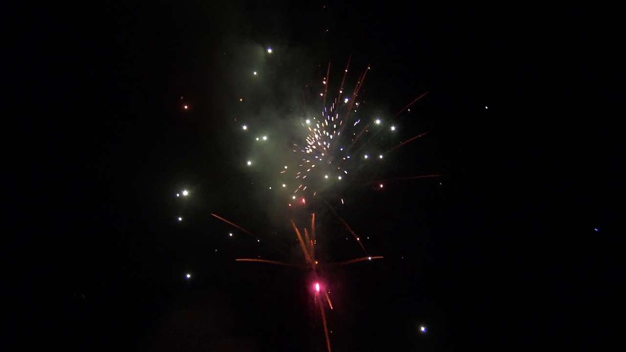 Pyrania 144-Schuss-Feuerwerkverbund von Pyroland