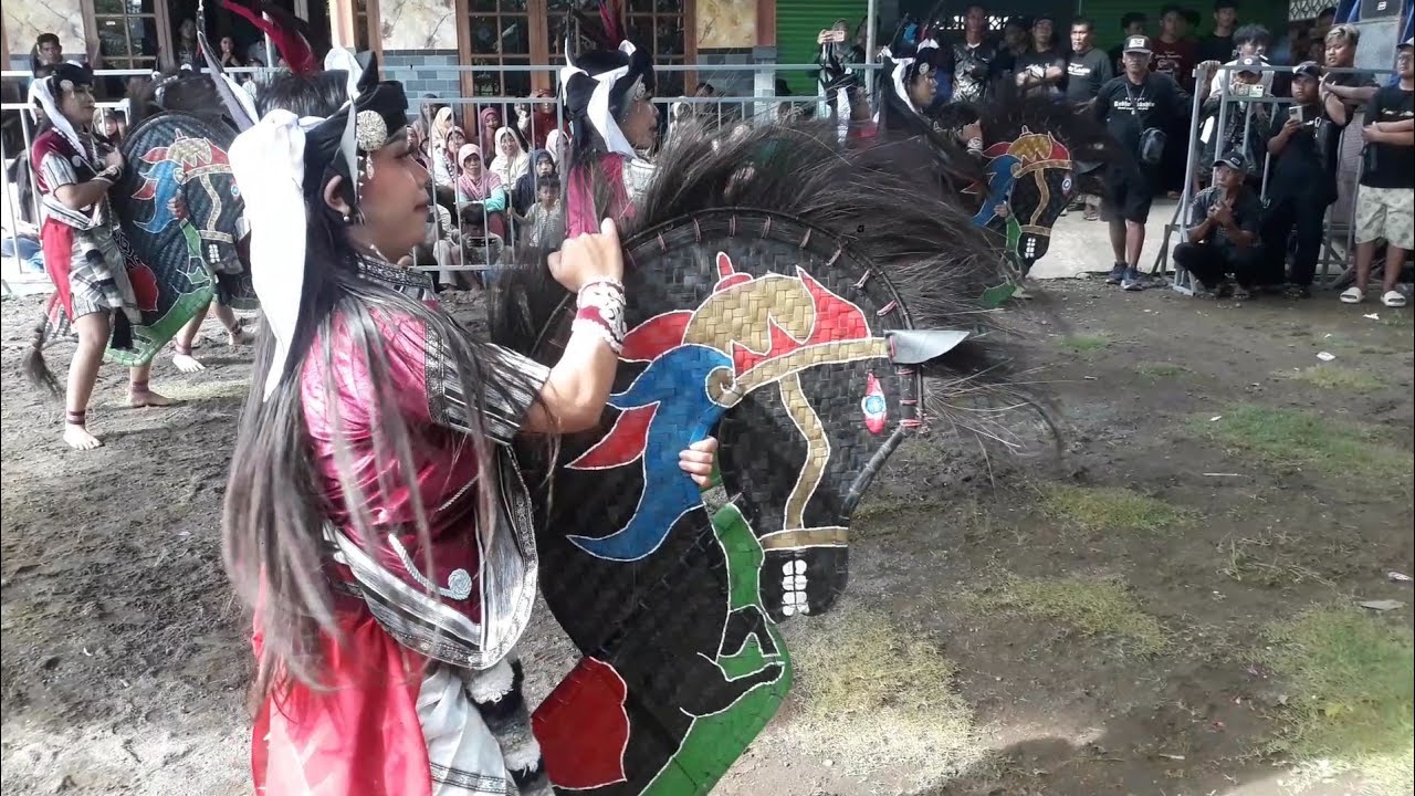 JATHILAN PUTRI ||KUDHO LAKSITO