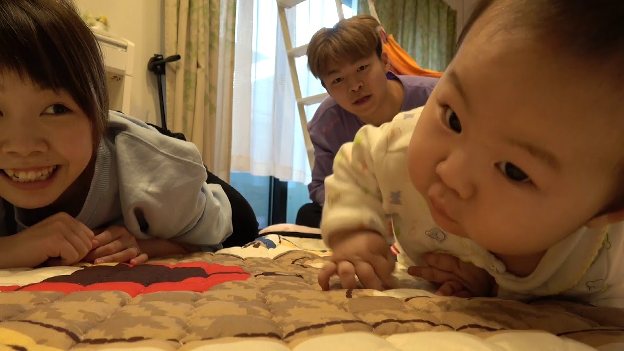 すごい！ポンスがハイハイを始めそうです！