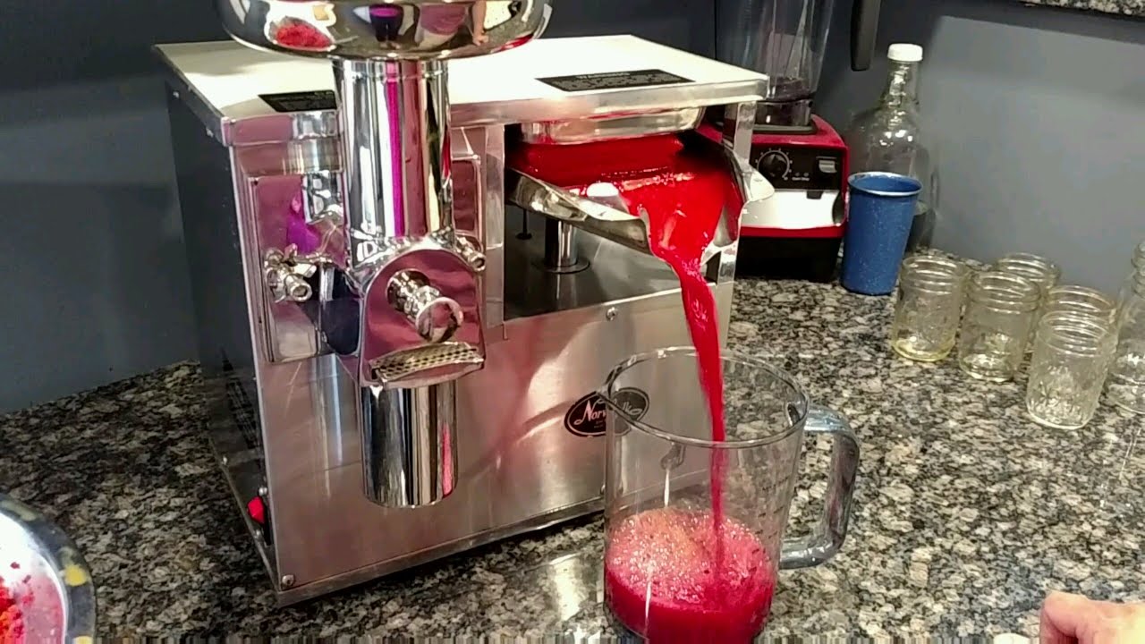 That Chipper Guy Workin in the Kitchen!!!!