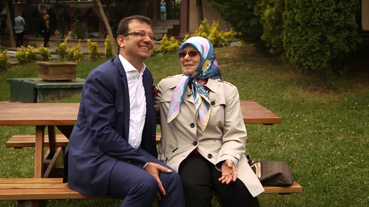 Annesi Başkan Değil 