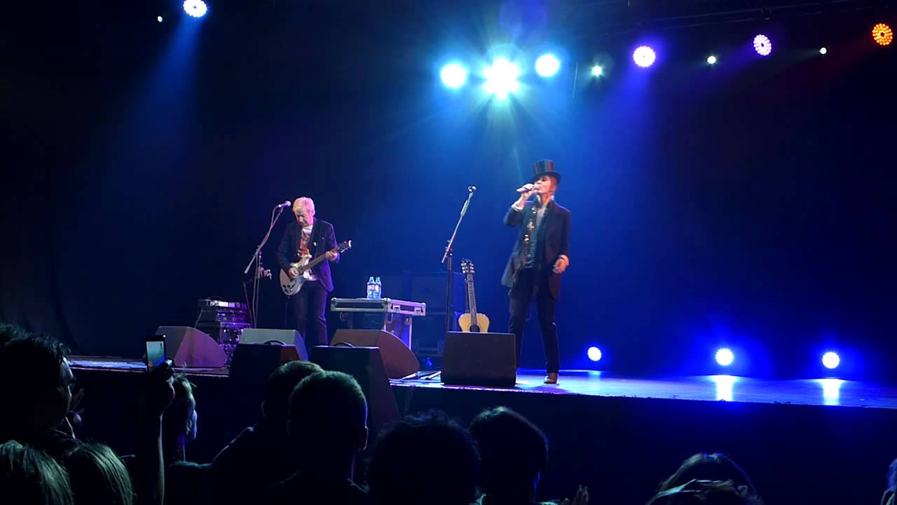 Suzanne Vega - Tom's Diner (live moscow 2013)