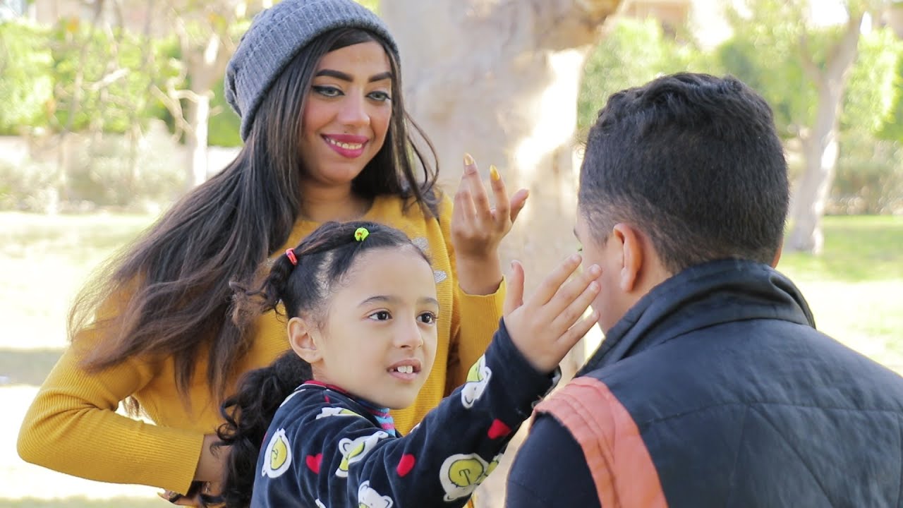 أهانت أبن خالها وضربتو بي القلم لما أكتشفت أنه عامل نظافة ورد فعل غير متوقع 😱 || { يا زبال }