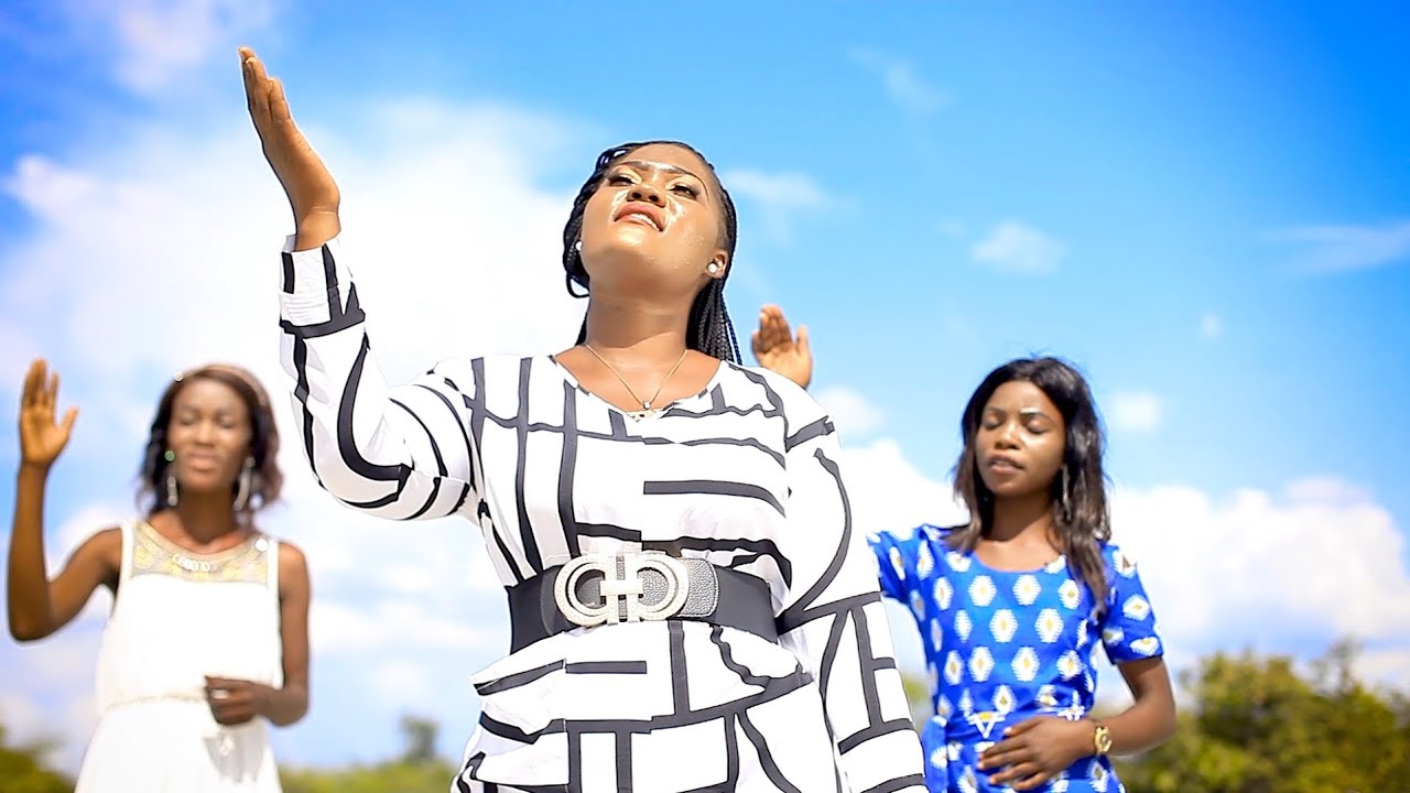 Apostle Gabriel Zambia ft Sister Esther _MWIKANDABAKO (Official Video)