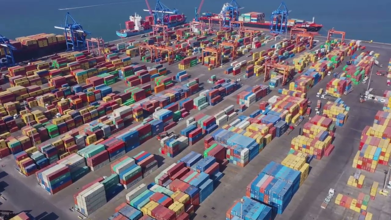 El Secreto del 80% del Comercio  Barcos, Puertos y Rutas