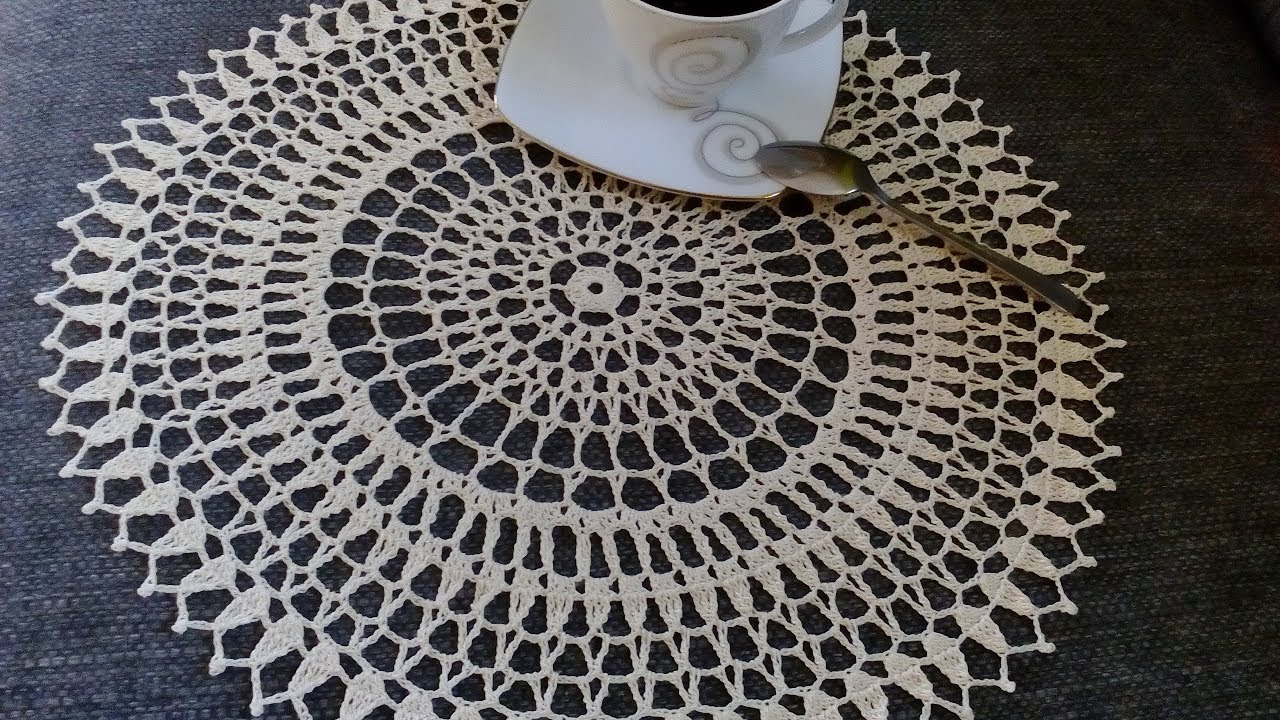 Serwetka szydełkowa 39 cm.