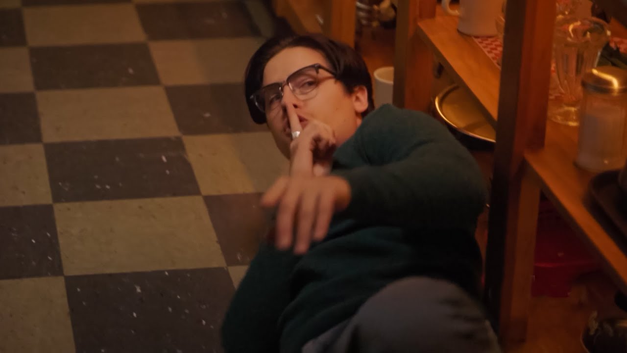 Jughead Is Being Chased By Debt Collectors - Riverdale 5x05