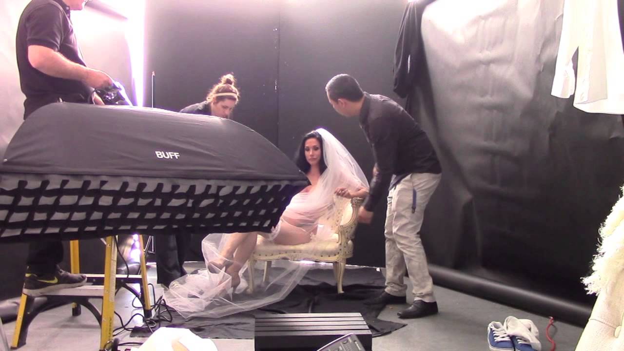 LINGERIE PHOTOSHOOT BEHIND THE SCENES