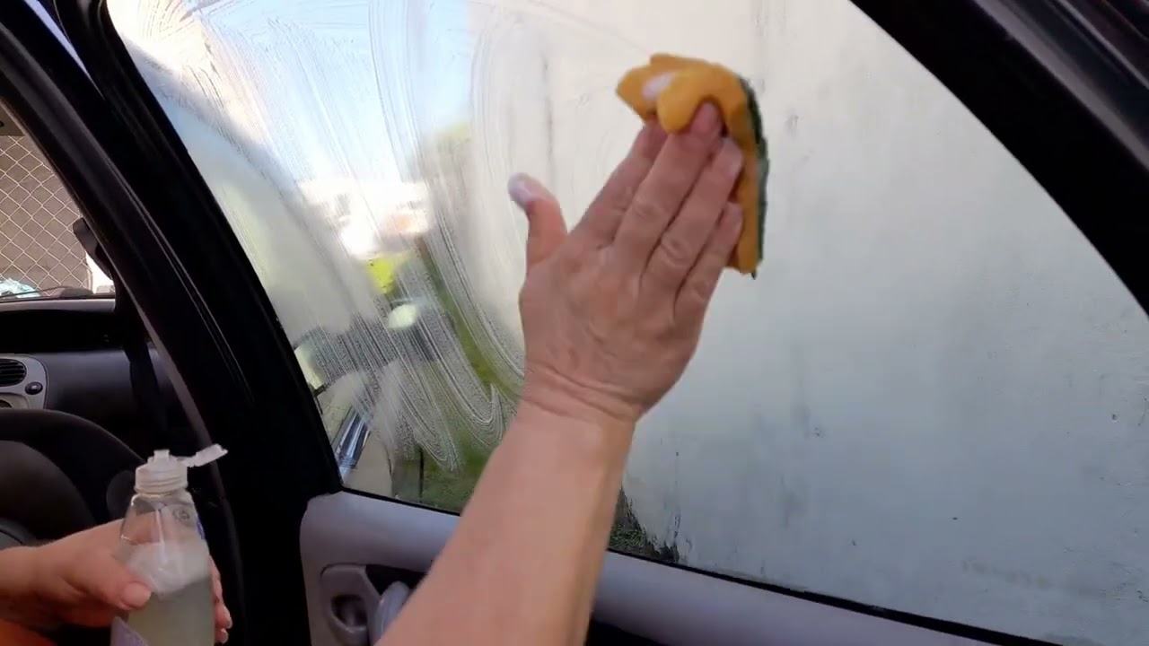 solución para quitar el pegamento de los vidrios que tenían el polarizado en tu auto