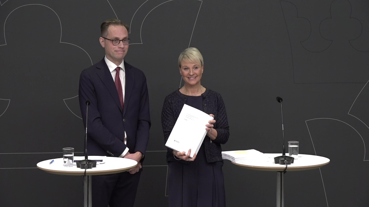 Pressträff när regeringen tar emot förslag för att stoppa bidragsbrott