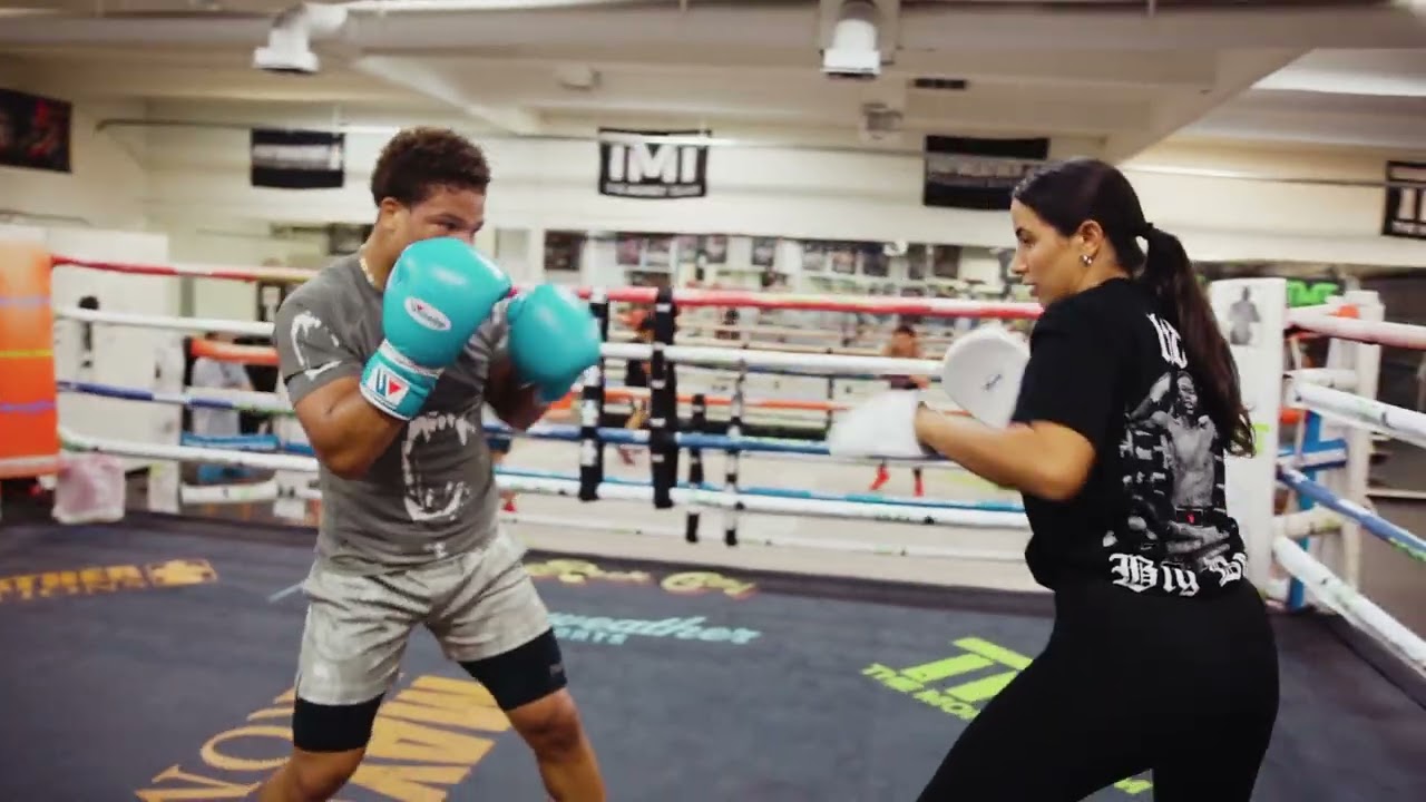 Curmel Moton RAW Mitt Work| 2 Minutes of Pure Speed & Precision
