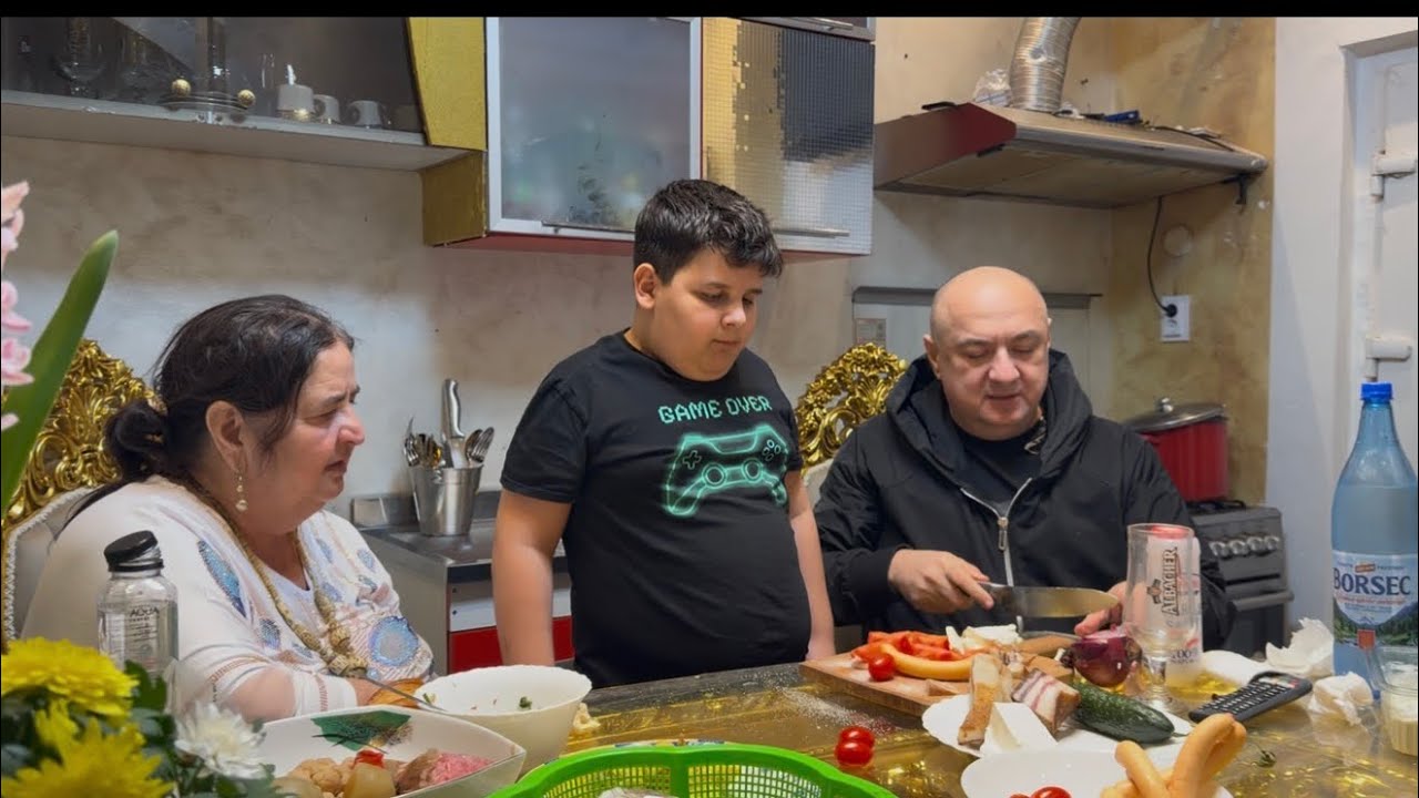 Patroana ne-a sunat de urgență! Am venit în ajutorul ei, în șatra la Strehaia!