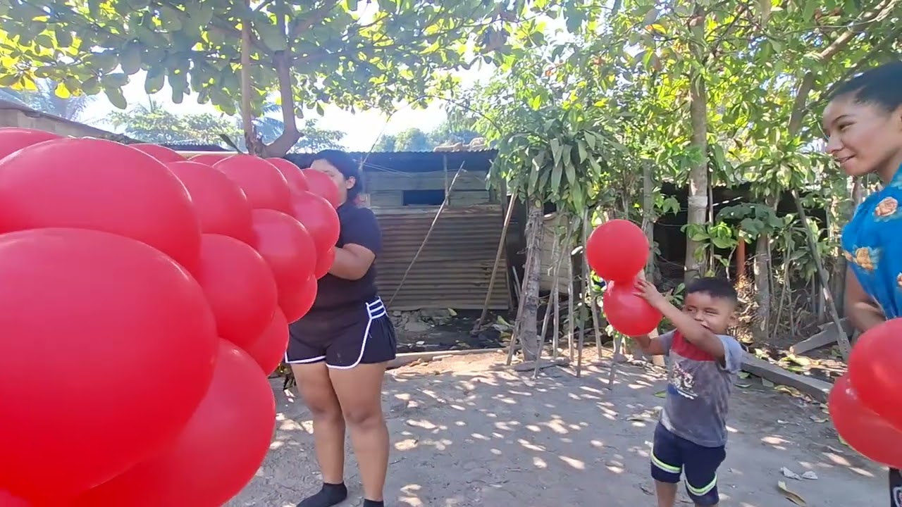 Esto ya empozo a ponderse con cara d fiesta 🥰🎊🎉y miren a Eric gordito anda con todo 🥰🎉🎉🎊🎊